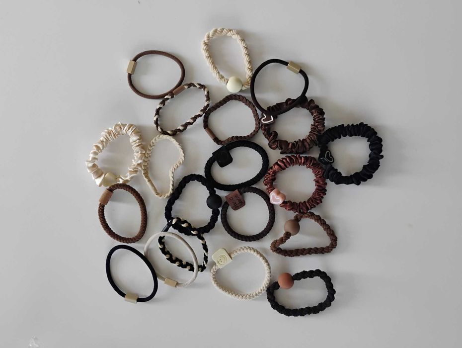Komplet 20 gumek do włosów w tylu Boho