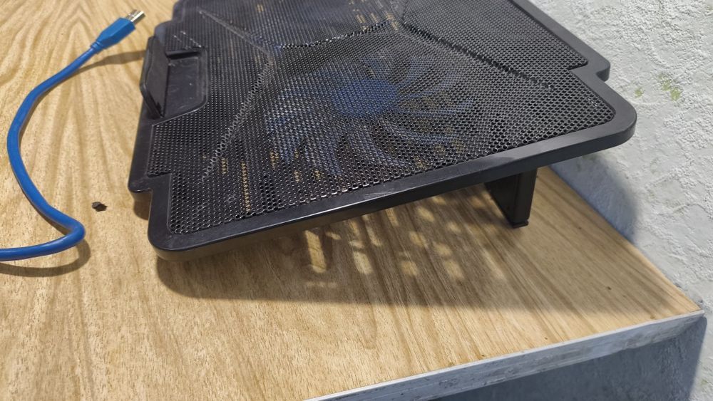 Охлаждающая Подставка для ноутбука