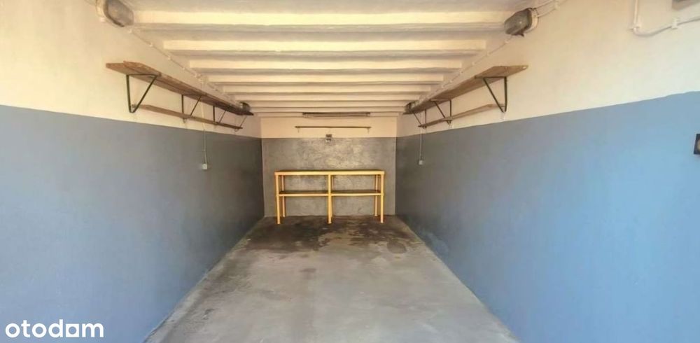 Garaż po remoncie z oświetleniem os. Majowe, Szczecin