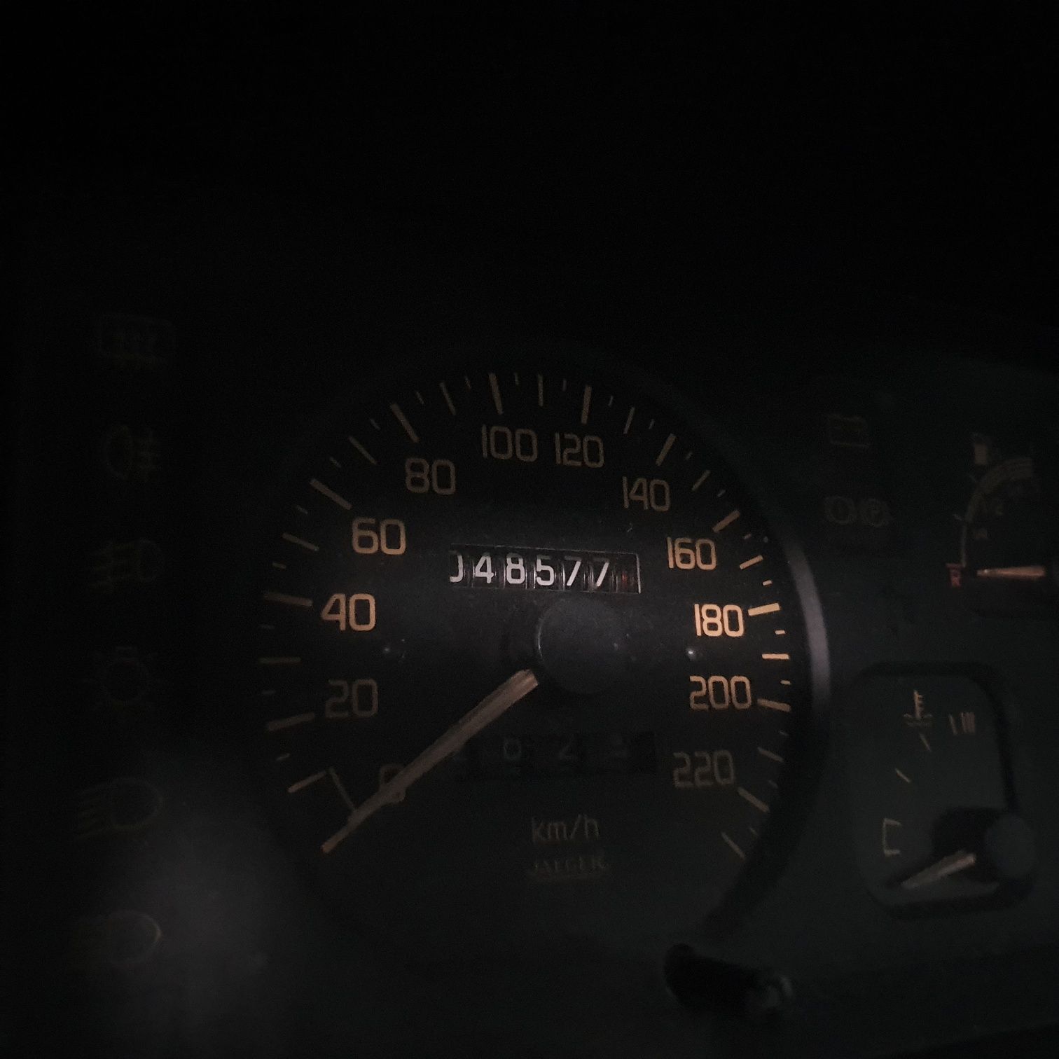 Renault 19 poucos kms
Ano-1991
Cilindrada- 1200
Combustível-Gasolina