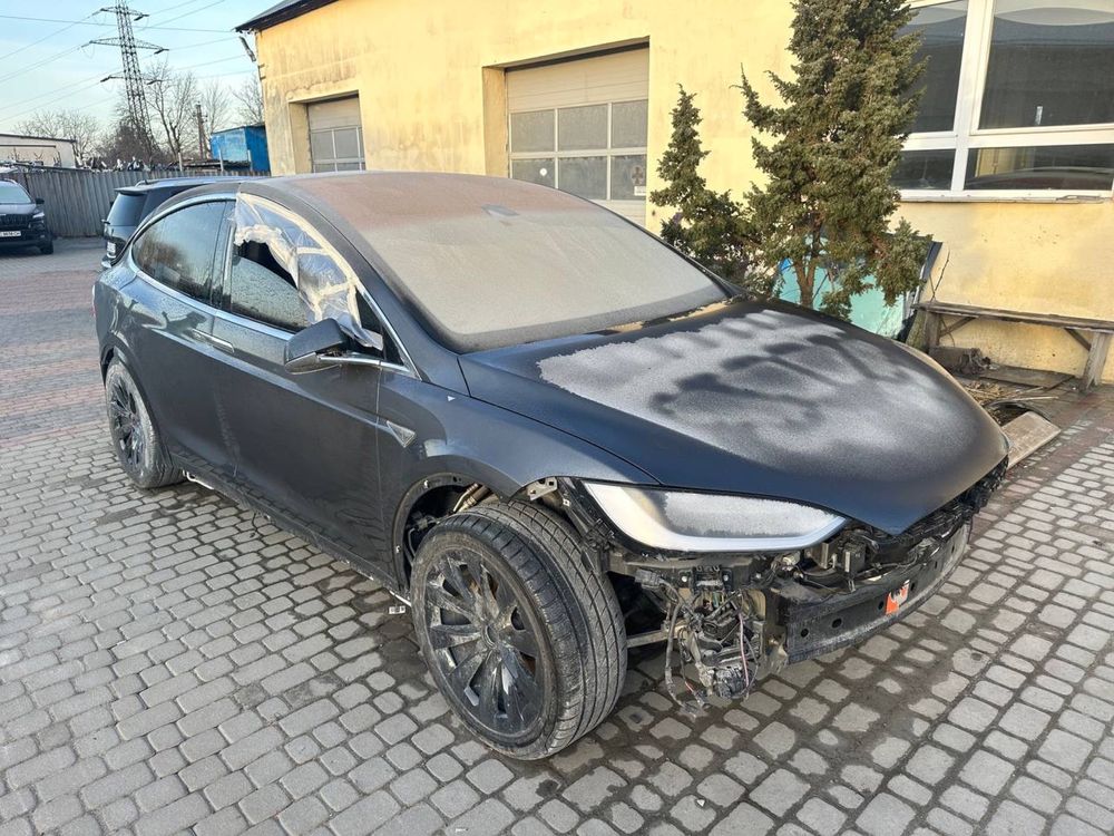 Розборка tesla model 3