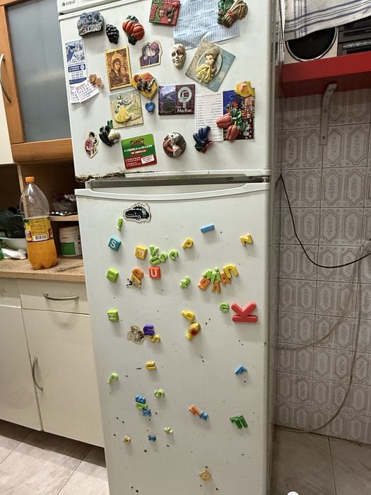 Figorifico  com marcas de uso