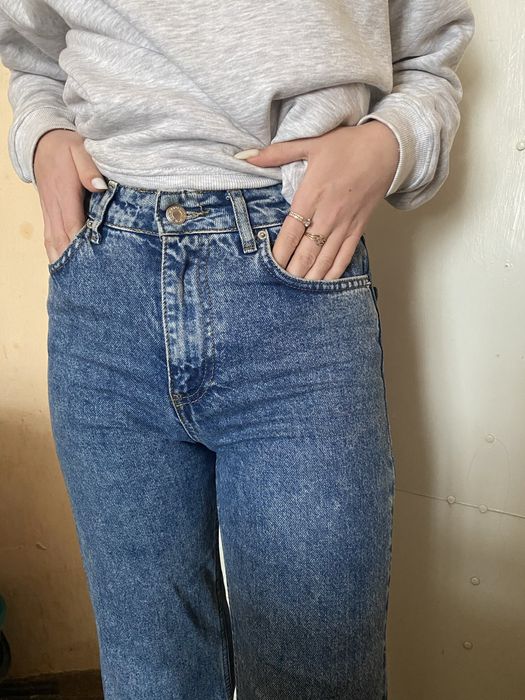 Джинси розкльошонні