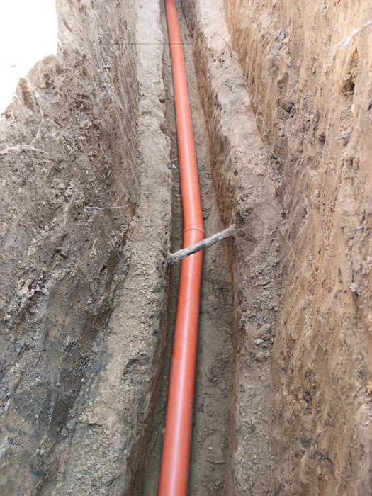 Копка траншей, ям, та всі інші земляні роботи