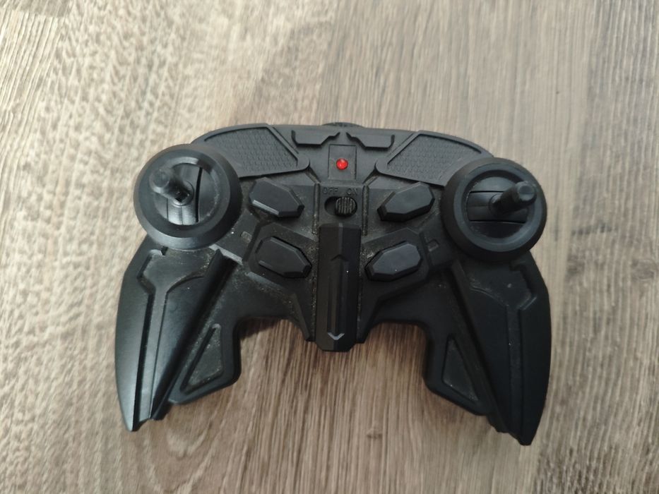 Машинка на радіо управліні