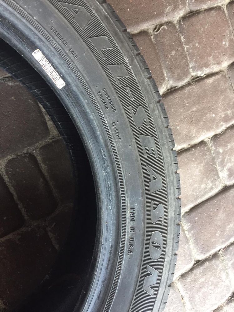 Шина всесезонна Good Year 215/50 R17