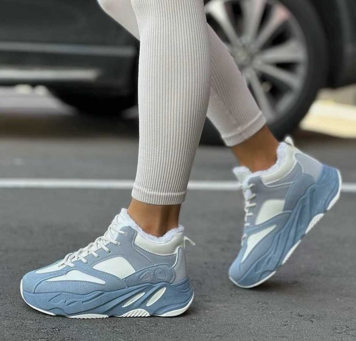 Зимние Женские кроссовки с мехом внутри голубые