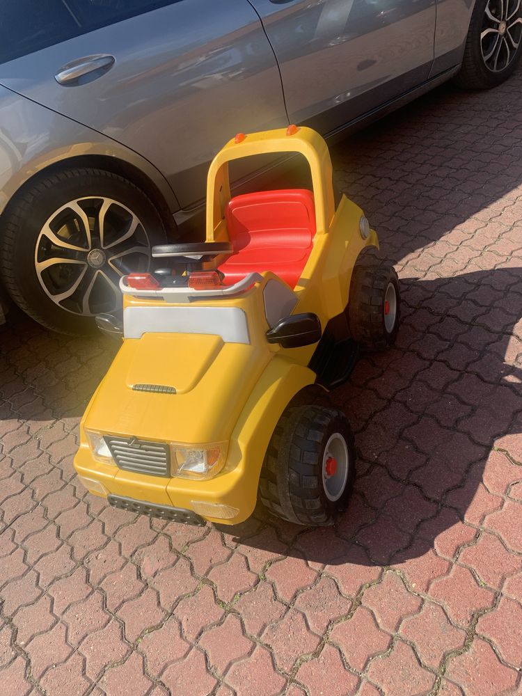 Peg Perego Adventure Trophy jeep elektryczny