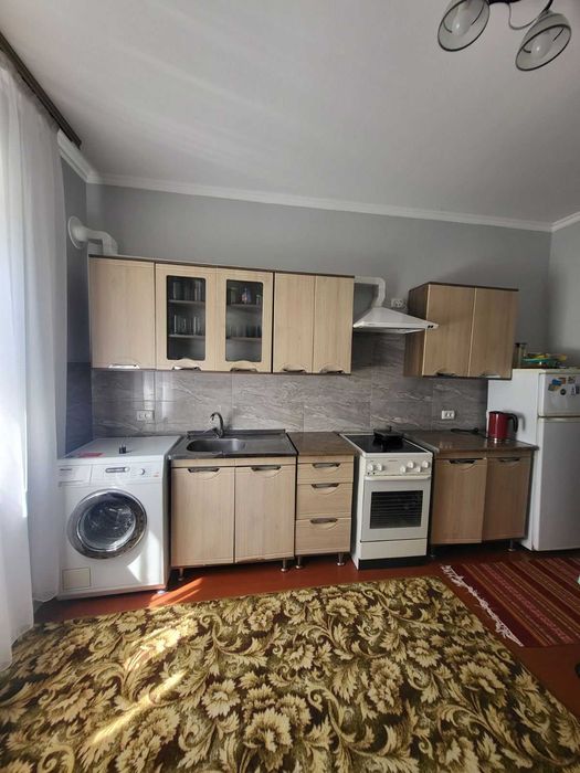 Продаж гарного будинку з земельною ділянкою в центрі Яремче!