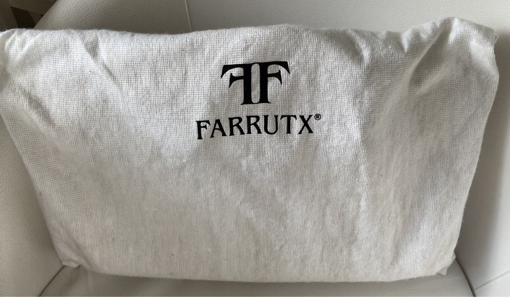Mala Farrutx em ótimo estado