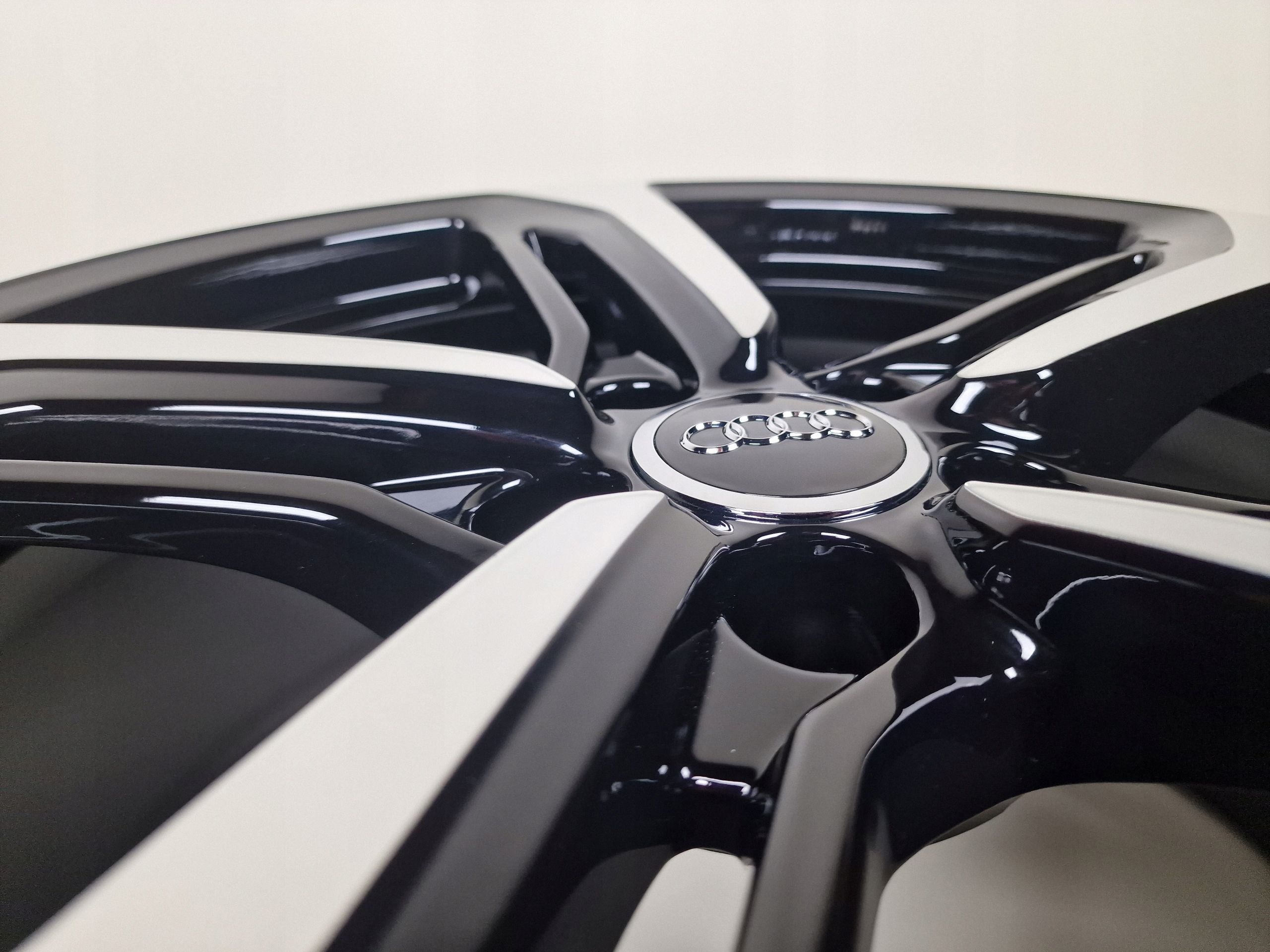 Oryginalne Felgi Audi 19" A3 A4 A6 A8  TT