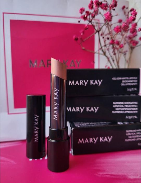 Wyjątkowo Nawilżająca Szminka Supreme Better Than Bare (Promienny)
