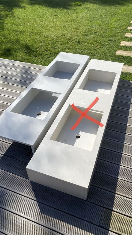 Lavatório de parede em "mármore"