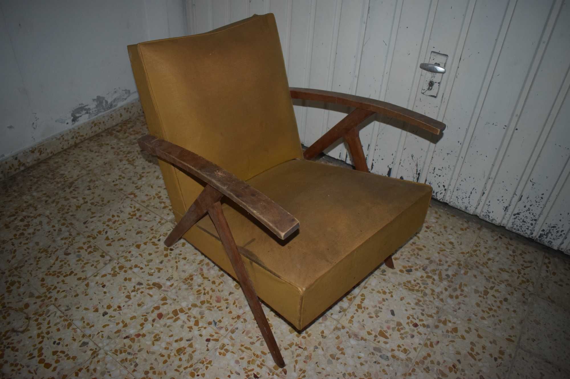 Terno de sofás dos anos 1970