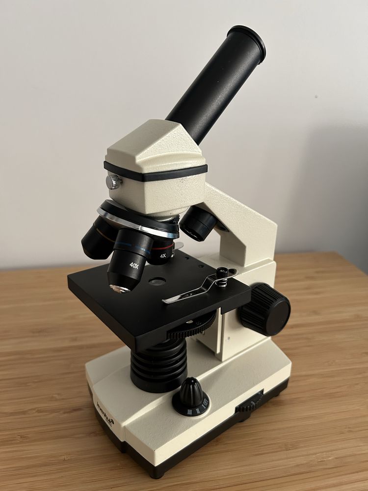 Mikroskop Levenhuk 2L/3L/D2L oraz preparaty biologiczne