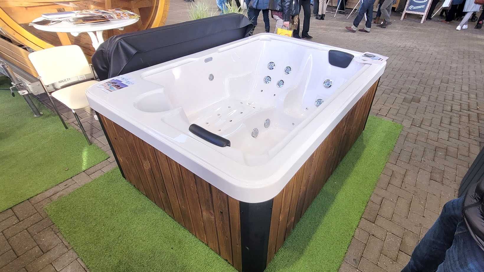 HIT Jacuzzi SLIM 210 x 150cm WiFi smart 3 osobowe Hydromasaż Filtracja