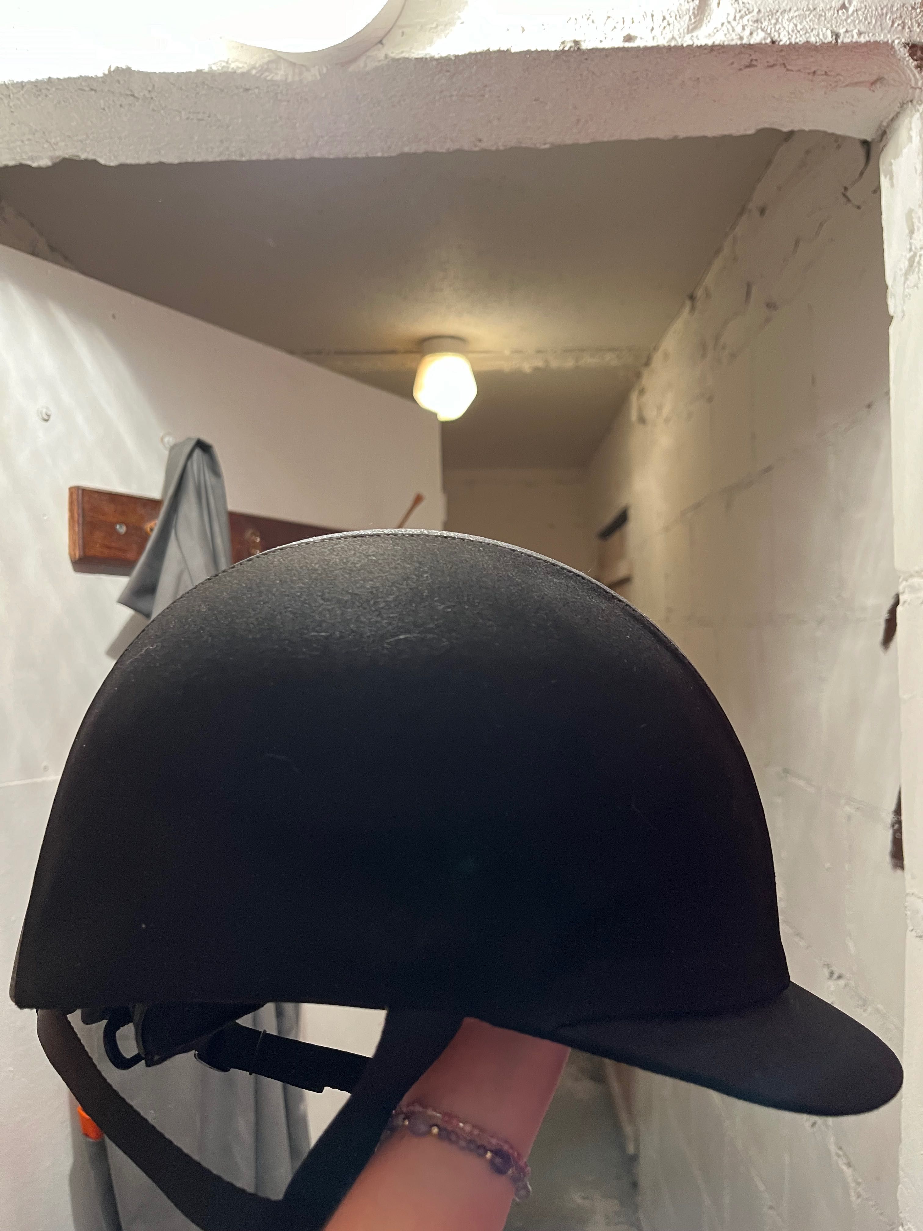 kask jeździecki.