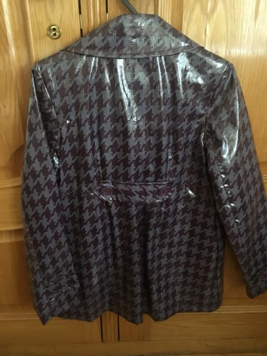 Casaco plástico roxo Springfield tamanho 38 NUNCA USADO