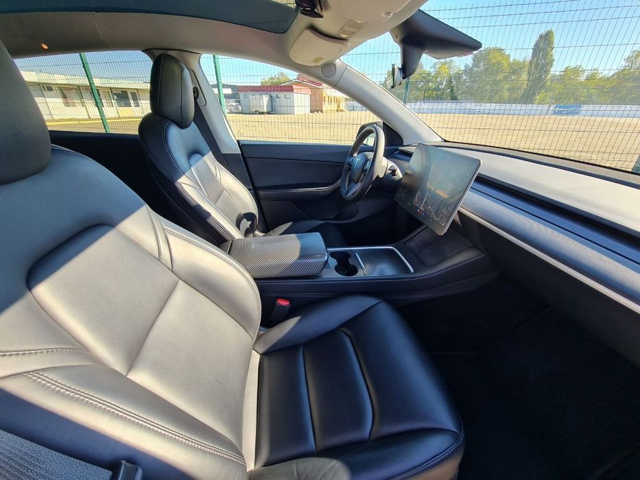 Tesla Model Y Dual Motor Performance 2021