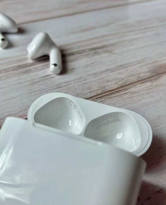 Навушники AirPods 4 (2025) - беспроводные наушники эпл iOS 18+