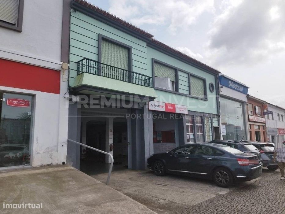 Edifício para comércio e Habitação em Angra do Heroísmo