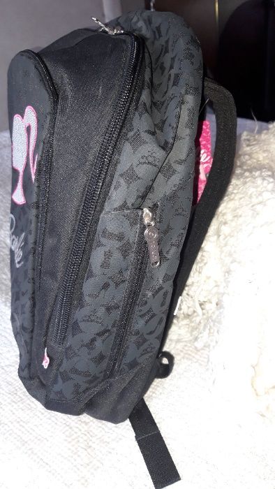 fantastyczny plecak dziewczęcy czarny