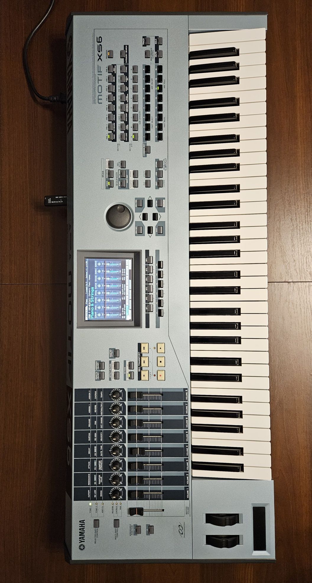 Yamaha Motif XS6 + twardy futerał Romanowicz