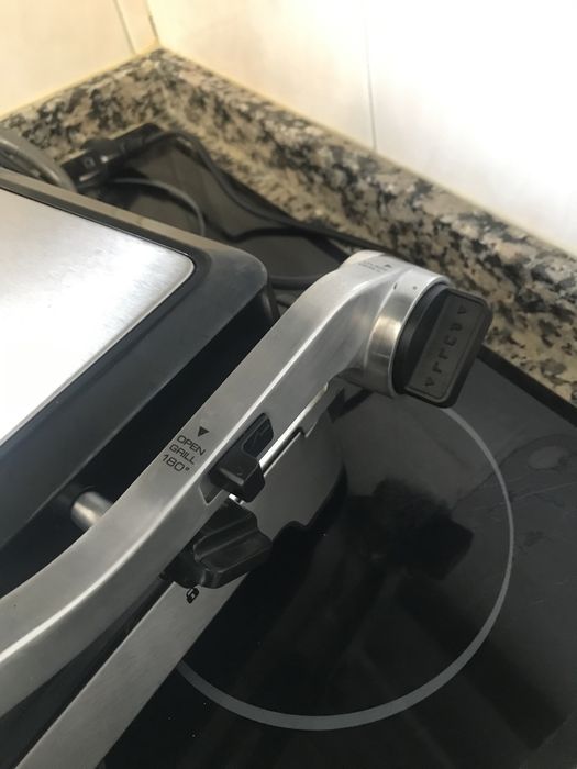 Grelhador Delonghi CGH1012D e placa de grill mais placa de gridle