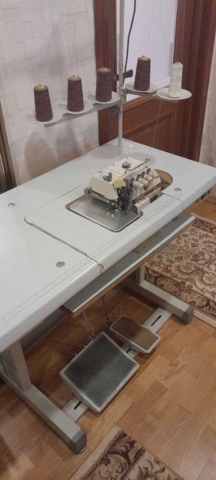 Продам оверлок промисловий 5-ти нитковий б/у в гарному стані
