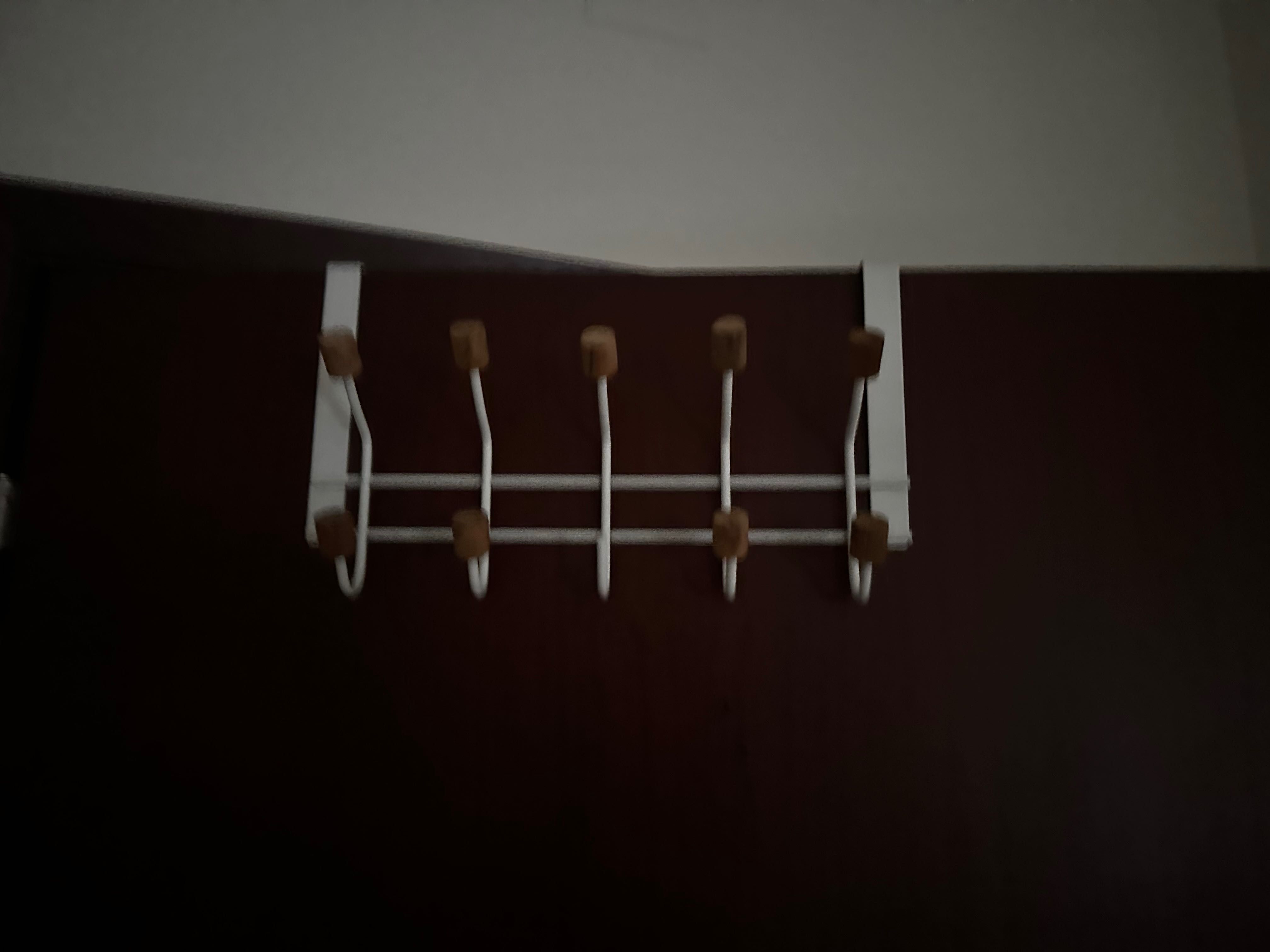 Cabide branco de porta