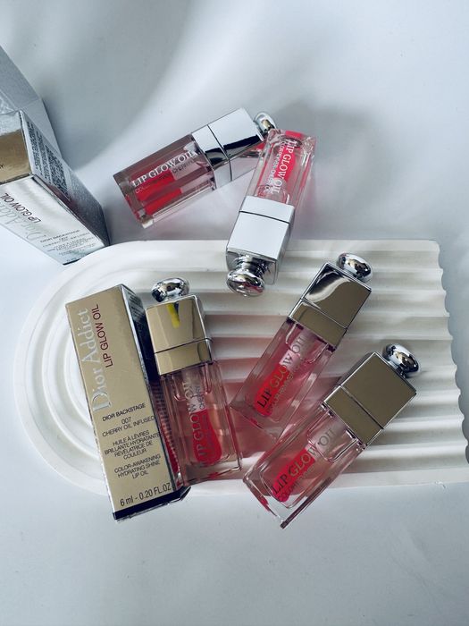 Олійка для губ  Dior Addict Lip Glow Oil
