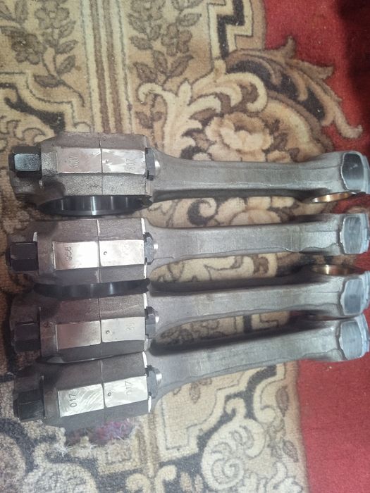 Шатуни двигуна Д 240-5