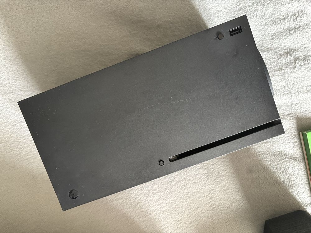 Xbox Series X + 2 Pady + Cyberpunk 2077