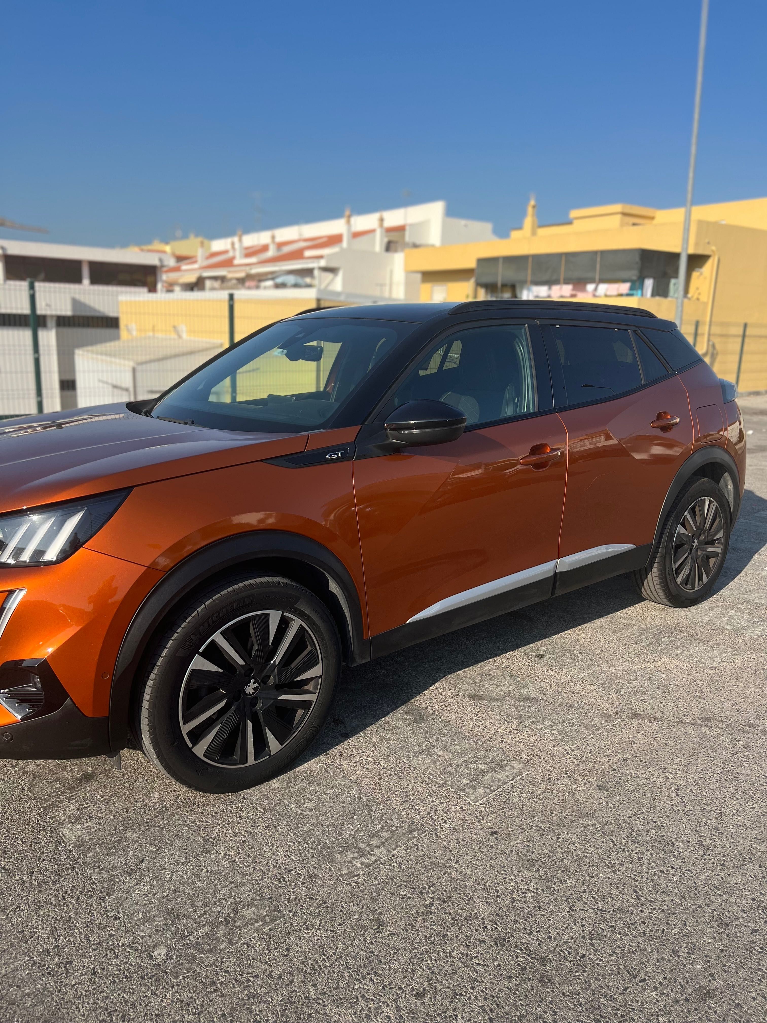 Peugeot 2008 GT 1.2 PureTech EAT8 Gasolina 130cv ———- Excelente estado