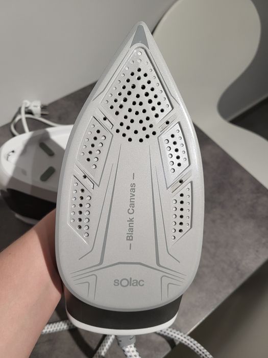 Żelazko że stacją parową marki Solac
