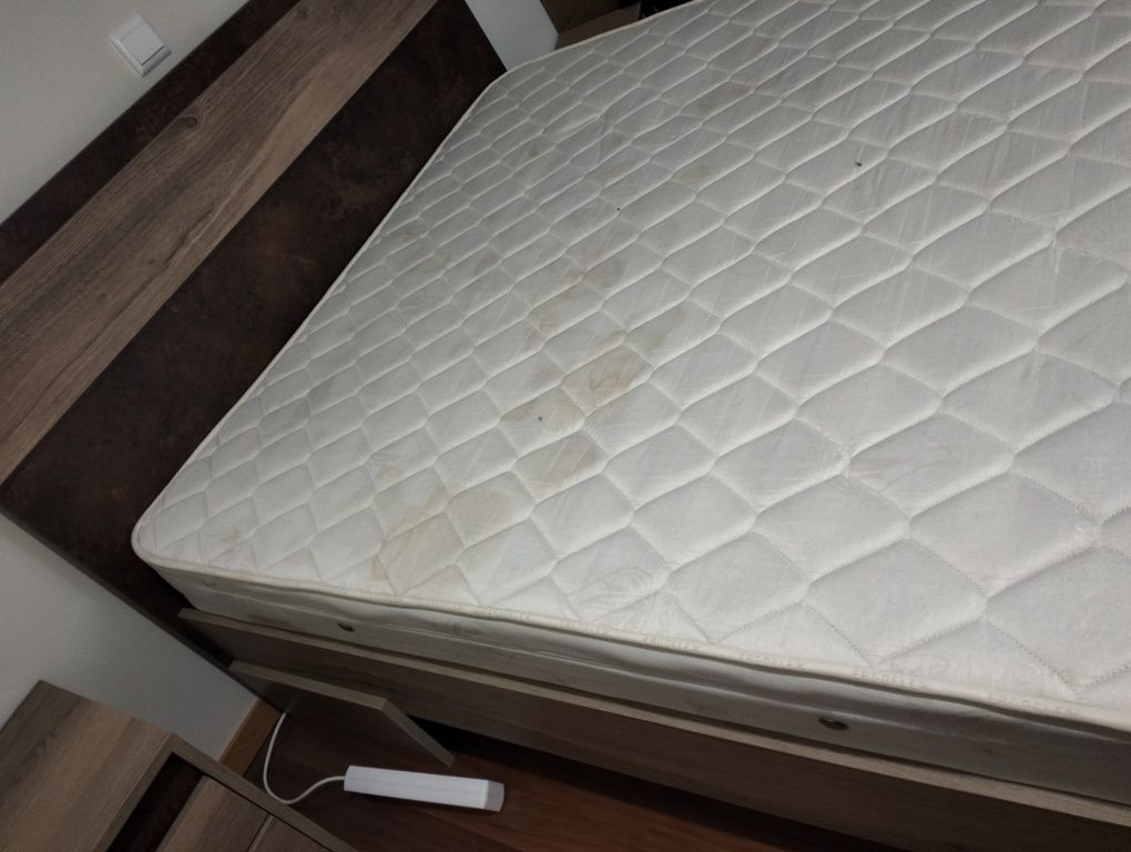 Cama King Size + Cómoda + Colchão