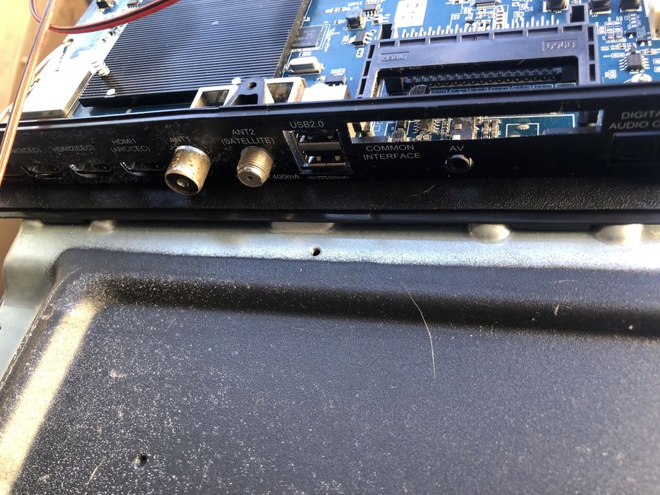 Płyta główna JUC7.820. z tv chiq u65h7s