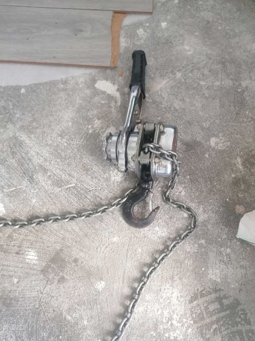 Guincho manual semi novo