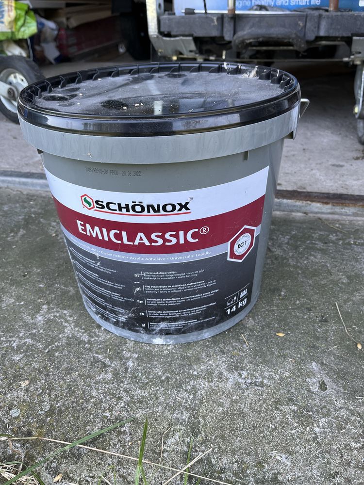Klej do paneli winylowych  Schönox Emiclassic 14 kg