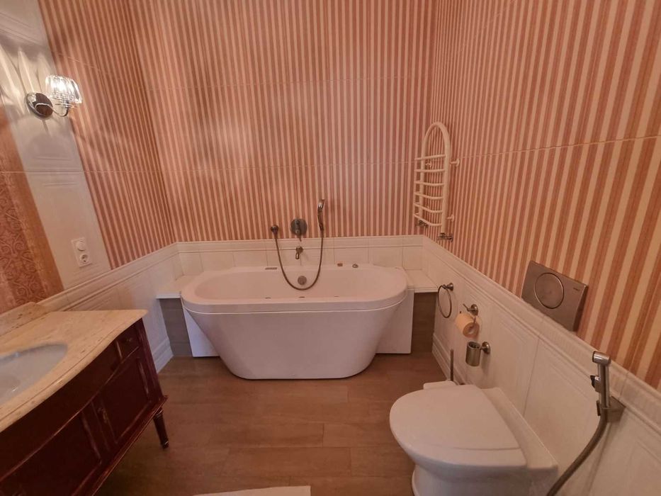 БЕЗ КОМІСІЇ здам 4 кім кв. вул. Гетьмана Скоропадського(Толстого) 39