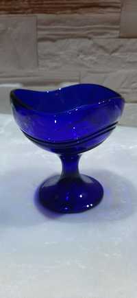 Kobaltowe szkło- pucharek / cukiernica