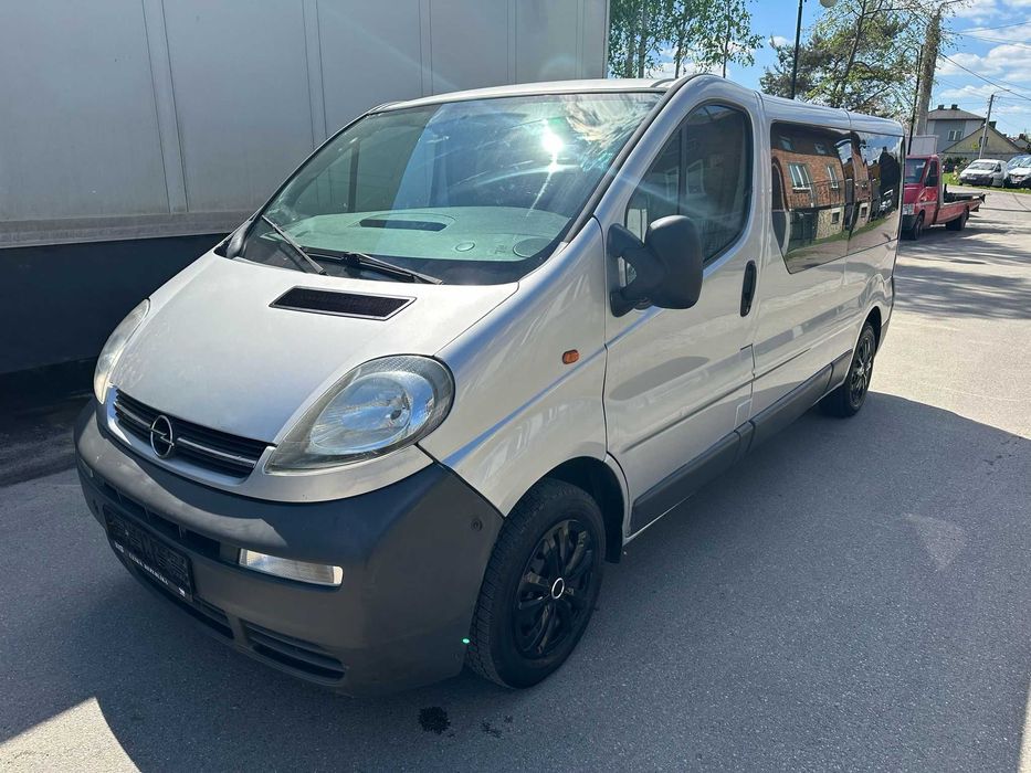 Opel vivaro na 9 osób z klimatyzacją