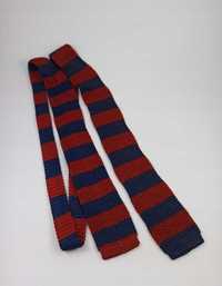 Granatowy czerwony krawat knit w paski kn31