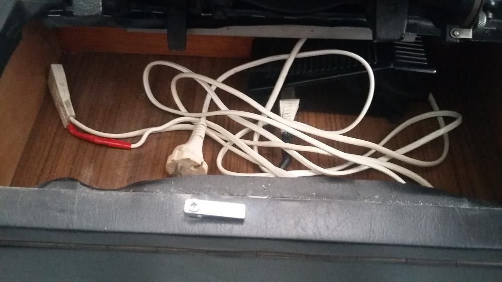 zabytkowa śliczna maszyna do szycia Łucznik