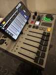 BEHRINGER FLOW8 Mikser cyfrowy