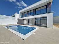 Moradia T4 Nova com Piscina, Barbecue e Garagem Box na Belavista, Parc