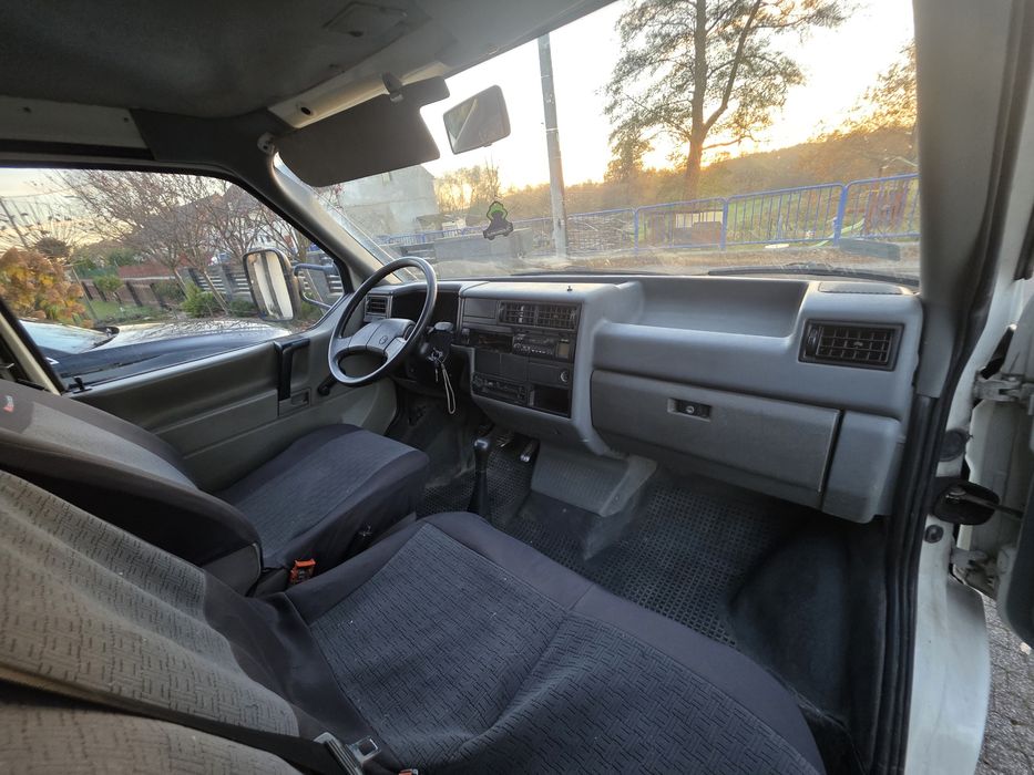 Volkswagen Transporter T4 2.4D doka,brygadówka,6 osob