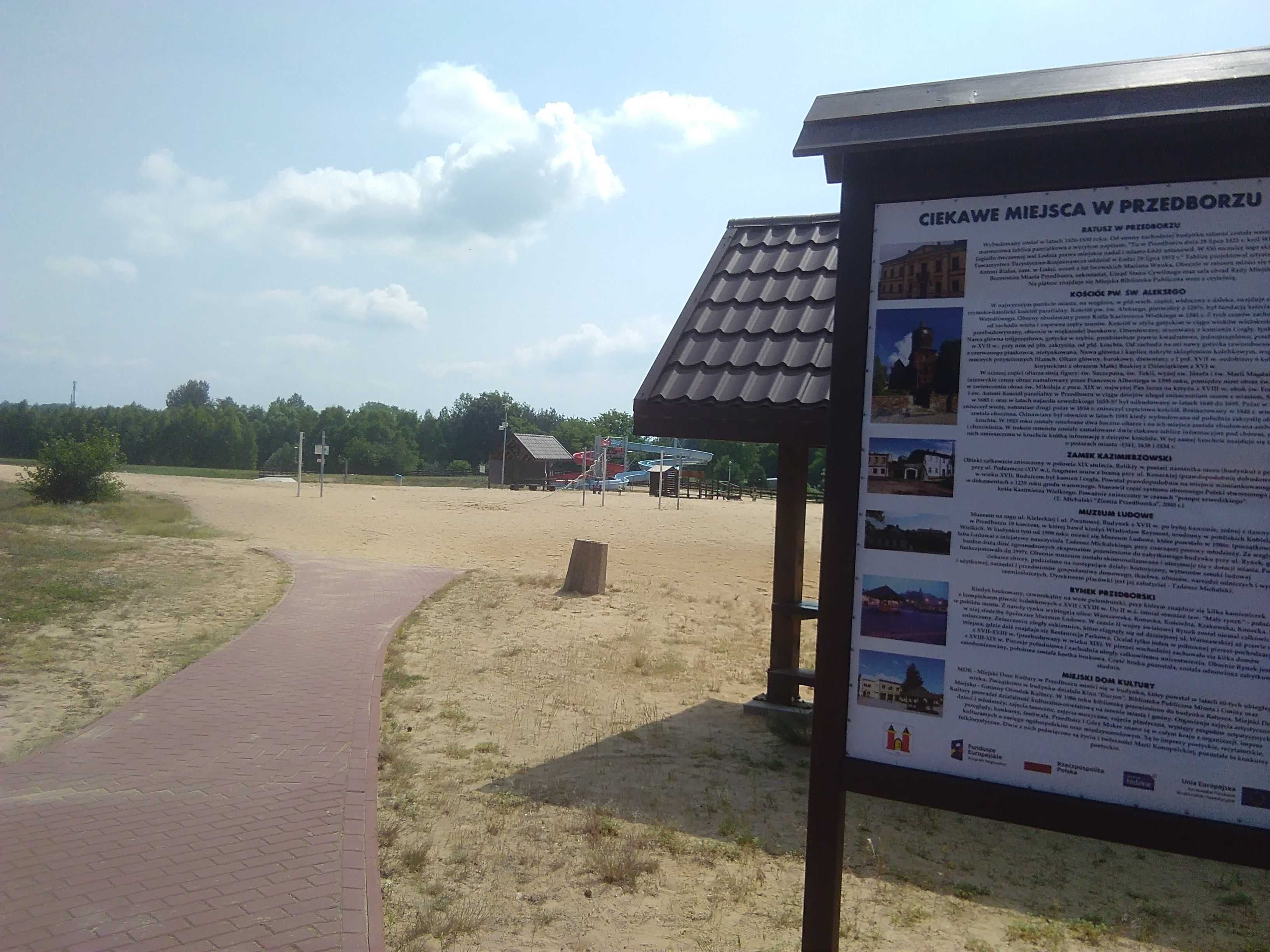 Domek nad zalewem, ogrodzona działka 1100m2.