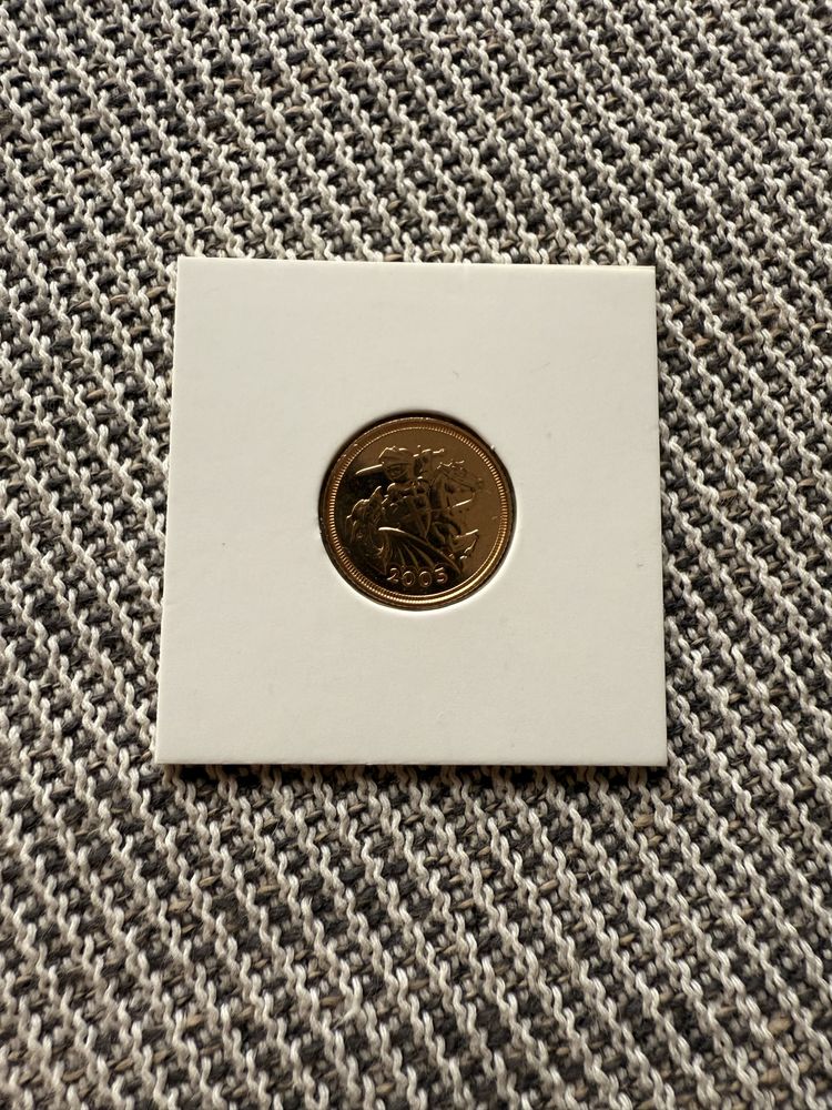 Moeda meia libra de ouro brasão 2005