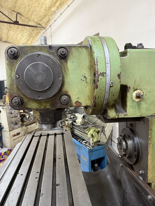 Frezarka uniwersalna FWH 40 J